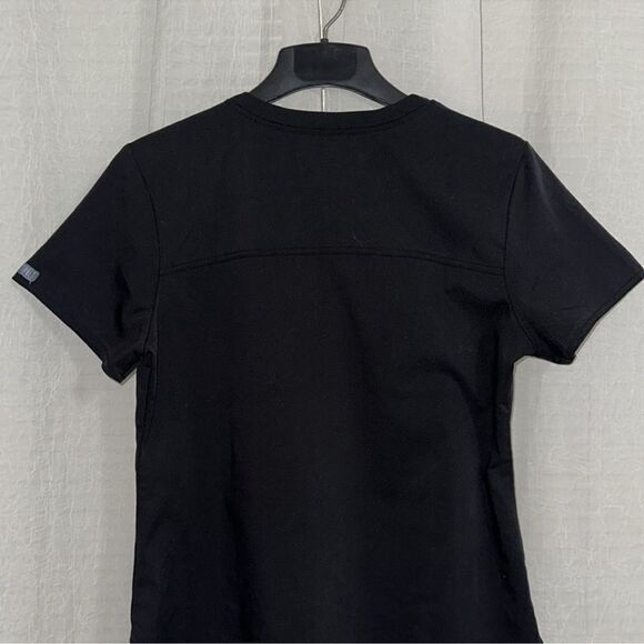 MEDCOUTURE L Touch Black Short Sleeve One Pocket V-Neck Scrub Top - Picture 4 of 15